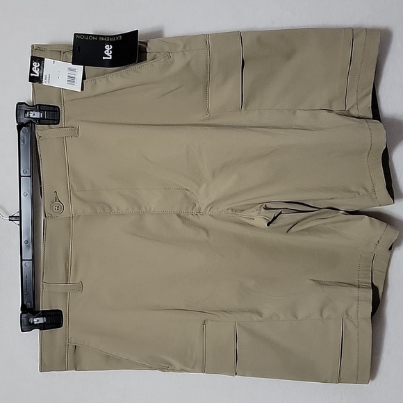 Men's Lee Extreme Motion Synthetic Ripstop Cargo Shorts, KC Khaki, Size 40, NWT - Picture 7 of 14